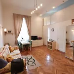 Fatcat Apartment Bucharest