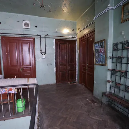 Fatcat Apartment *