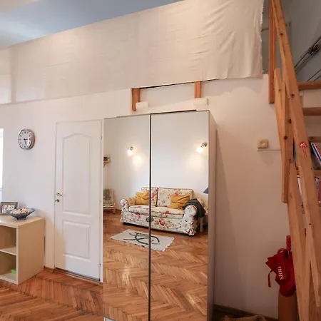 Fatcat Apartment