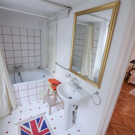 Fatcat Apartment Bucharest