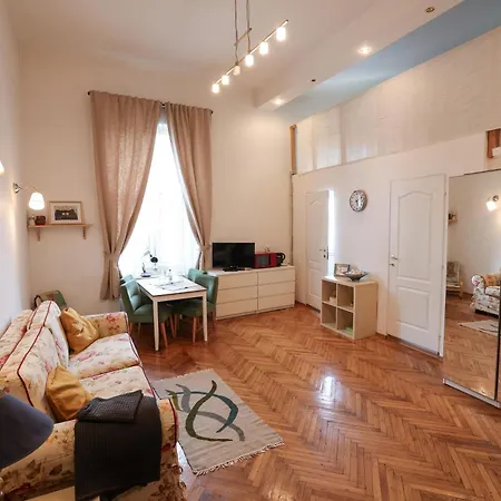 Fatcat Apartment Bucharest