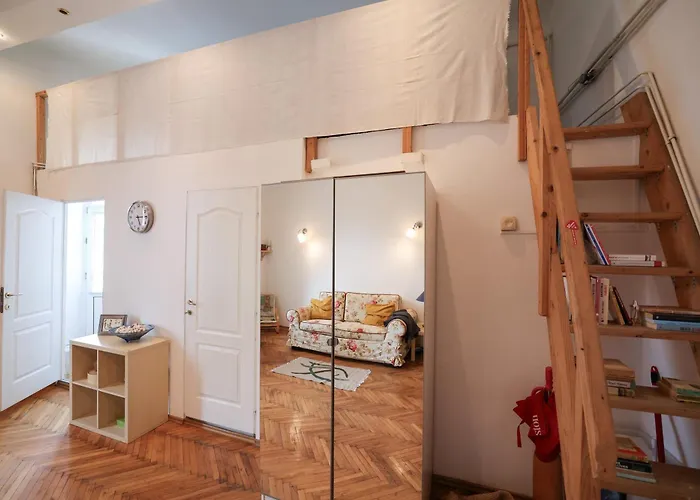 Fatcat Апартаменти